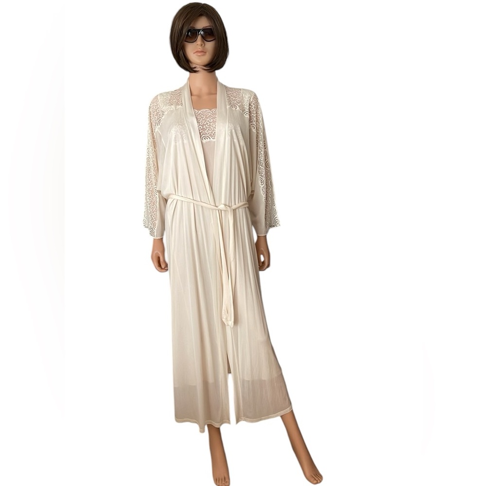 Vintage Viabella pure quality silk full length nightgown and robe with lace